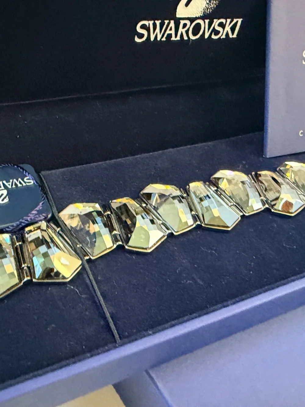 Absolutely gorgeous EXTREMELY RARE retired Swarovski bracelet.
